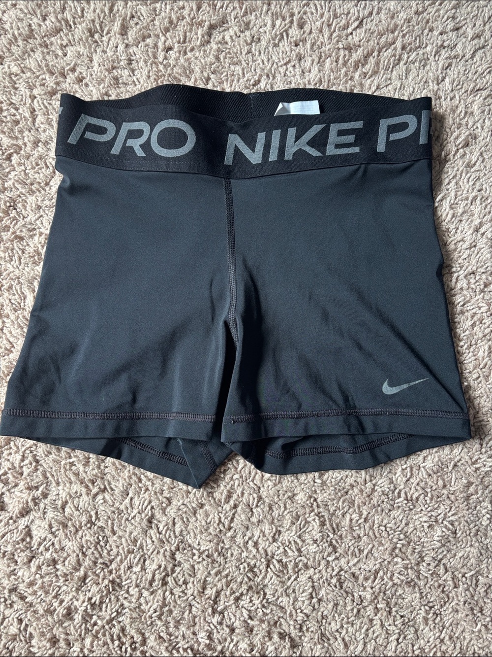 women's black nike pros size 0